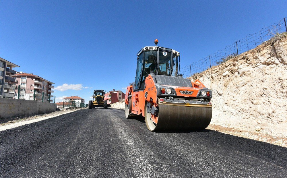 Yıldıztepe Mahallesinde Sıcak Asfalt Çalışması Yapıldı