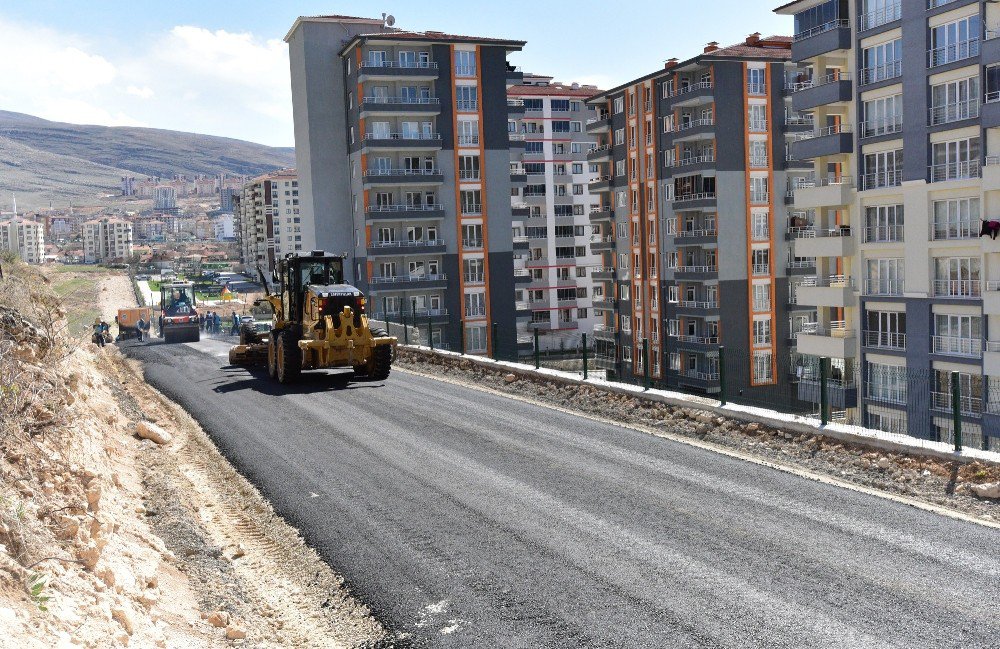 Yıldıztepe Mahallesinde Sıcak Asfalt Çalışması Yapıldı