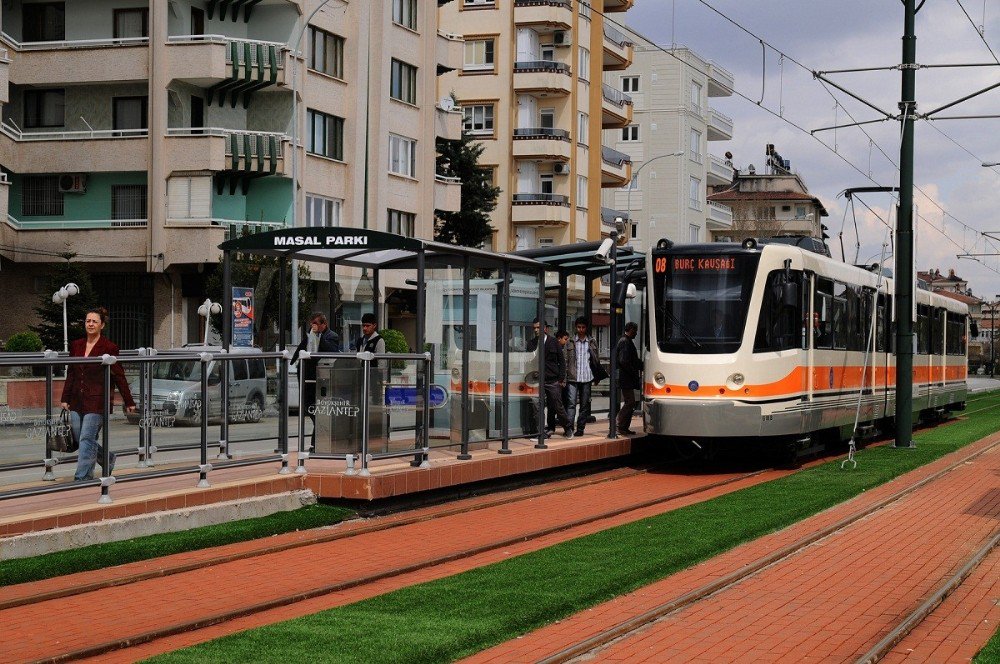 Gaziantep’de 16 Nisan’da Tramvay Ve Belediye Otobüsleri Ücretsiz Hizmet Verecek