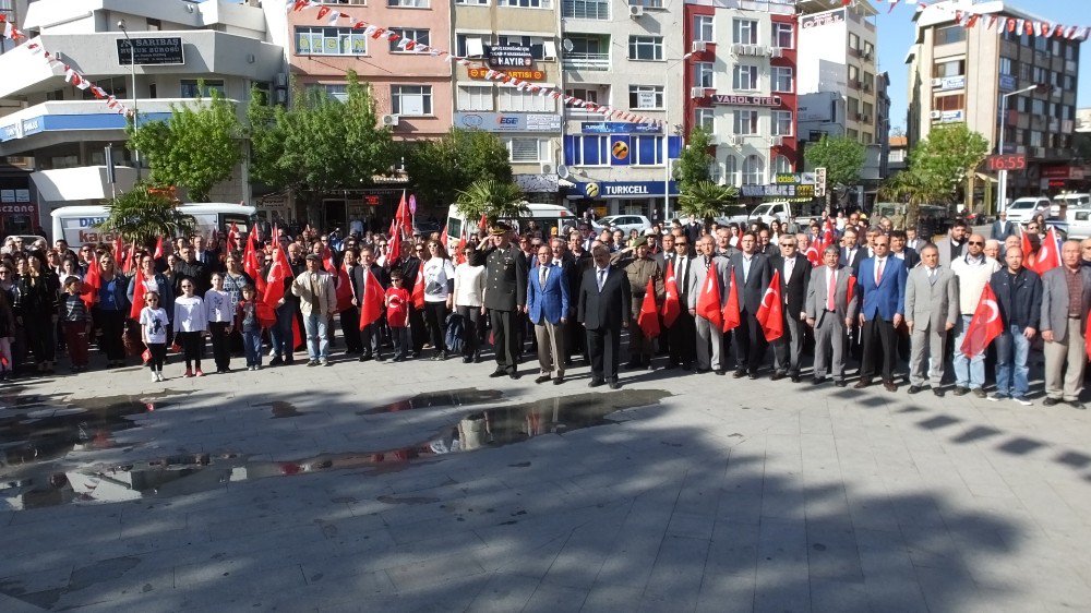 Burhaniye’de Atatürk’ün İlçeye Gelişi Kutlandı