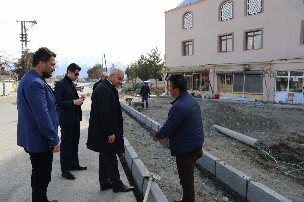 İbadethanelerin Çevre Düzenlemeleri Devam Ediyor