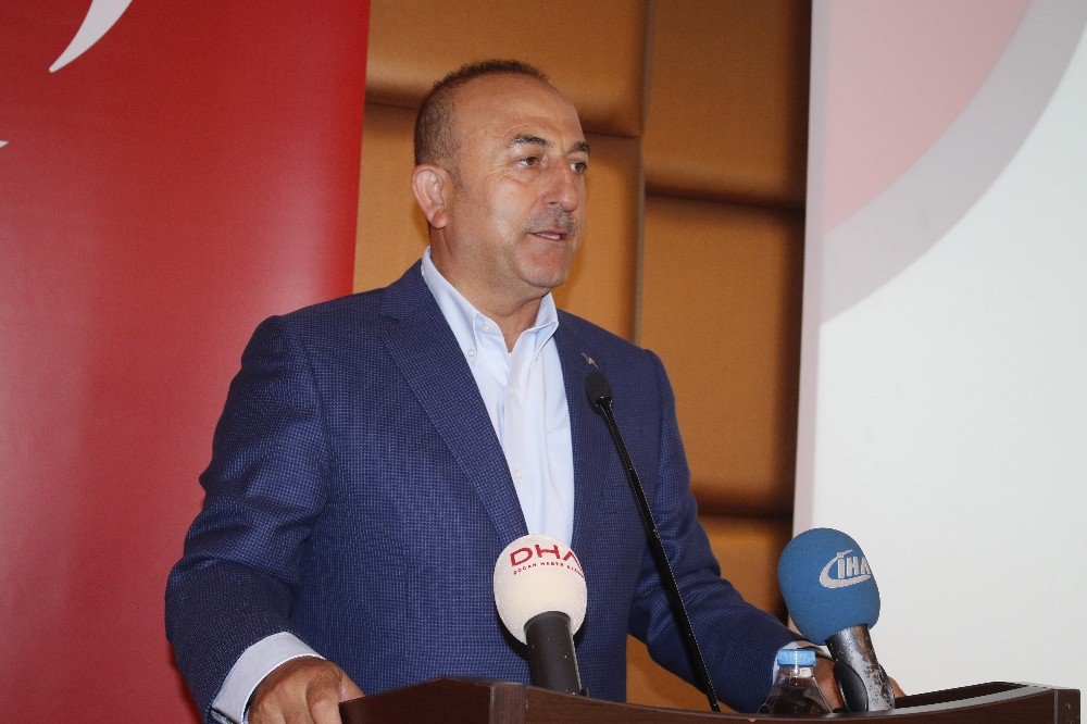 Bakan Çavuşoğlu: "Kıbrıs Sorunun Çözümü İçin Samimi Çaba Sarf Ediyoruz"