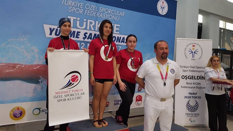 Ege Millioğulları Özel Sporcular Türkiye Yüzme Şampiyonasında 3 Altın Kazandı