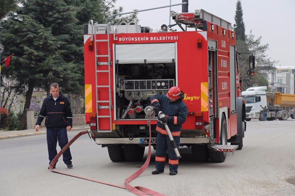 Kazı Çalışmasında Doğalgaz Borusu Patladı