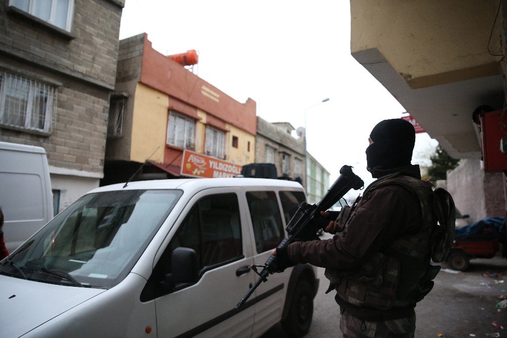 Gaziantep’te Uyuşturucu Tacirlerine 300 Polisle Şafak Operasyonu