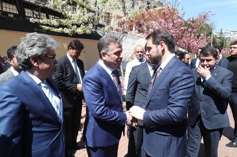 Bakan Albayrak: "Birilerinin Yaptığı Gibi Rövanşist Olmayacağız"