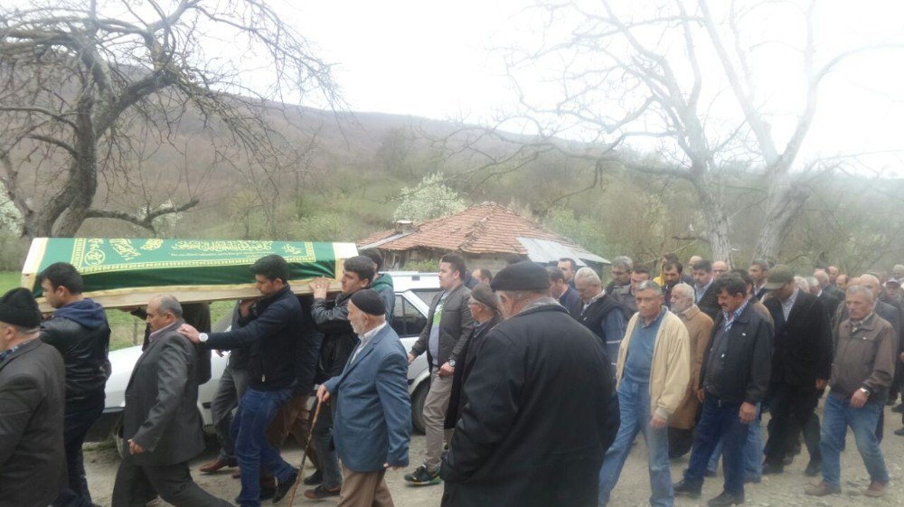İstanbul’da Barajda Ölü Bulunan Şahıs Sinop’ta Defnedildi