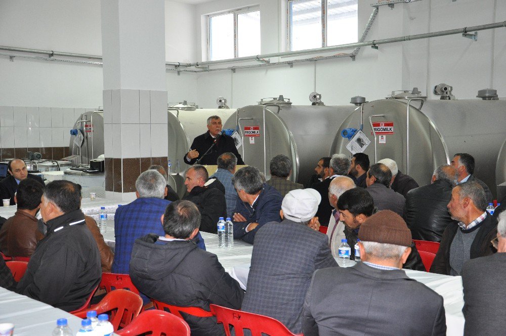 Damızlık Birliğinden Süt Soğutma Tankları Tanıtımı Ve İstişare Toplantısı