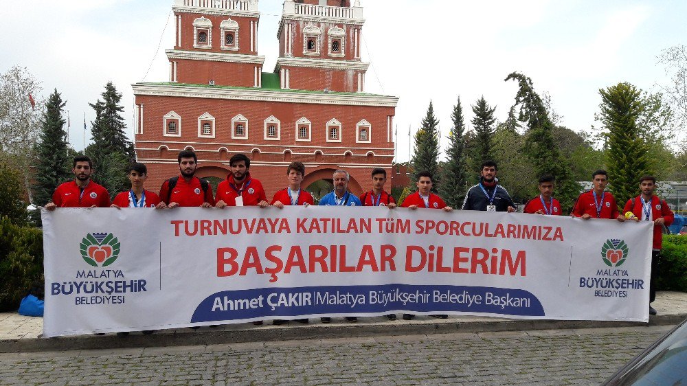 Büyükşehir Kickboks Takımından Büyük Başarı