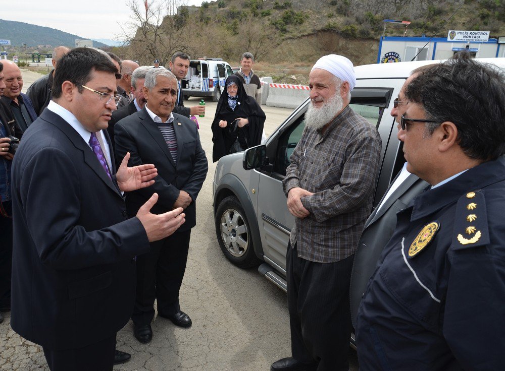 Osmancık Polisinden Sürücülere Pirinç Ve Leblebi İkramı