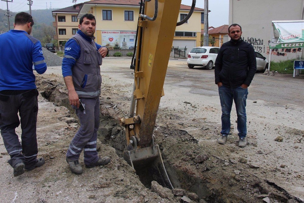 Kazı Çalışmasında Doğalgaz Borusu Patladı