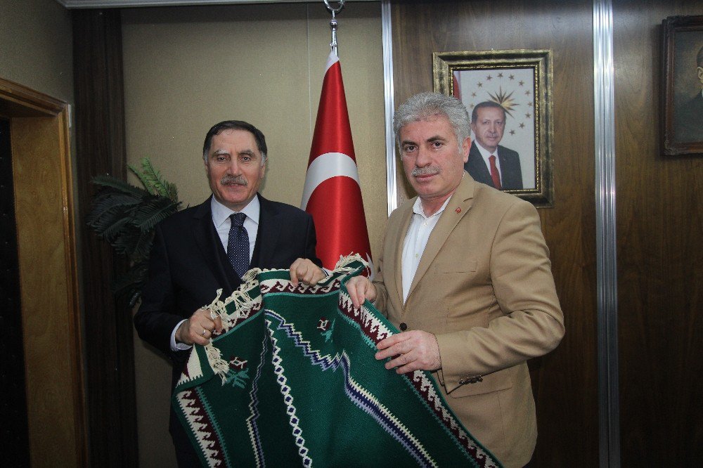 Şeref Malkoç’tan Başkan Memiş’e Ziyaret