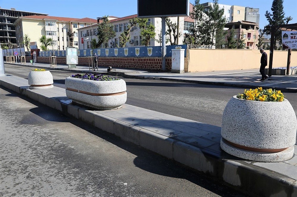 Cizre Belediyesi Orhan Doğan Caddesi’nin Çehresini Değiştirdi