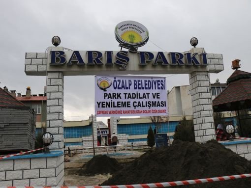 Özalp İlçesinde Park Yenileme Çalışması