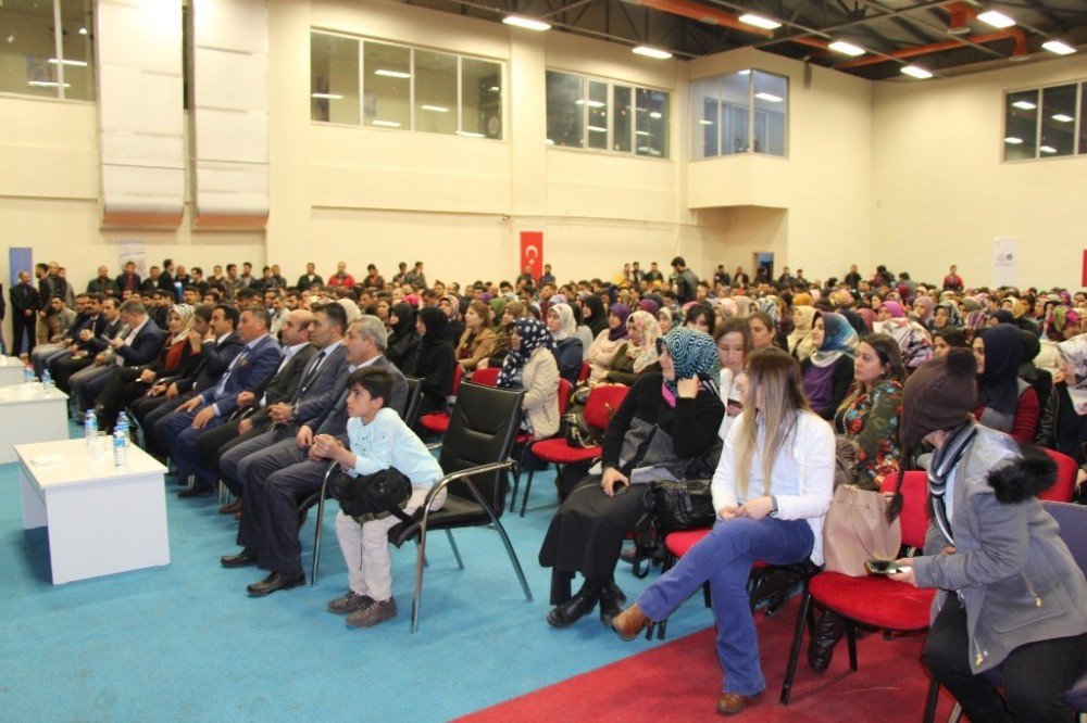 Ağrı’da “Yeni Türkiye Yeni Gelecek” Konferansı