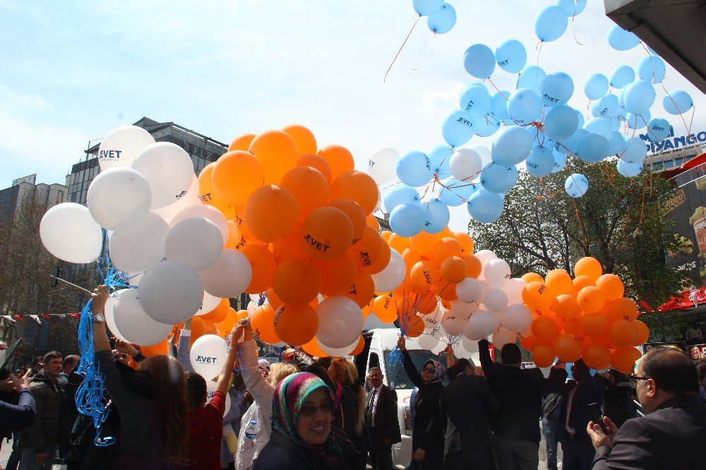 81 İlde Eş Zamanlı Olarak ’Evet Balonları’ Uçuruldu