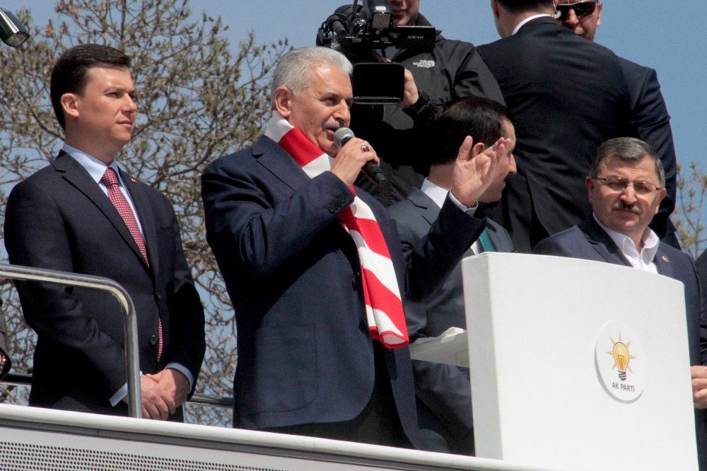 Başbakan Yıldırım’dan Kılıçdaroğlu’na: "Benim Ona Tavsiyem, Aç Şu Değişiklikleri Bir Oku"