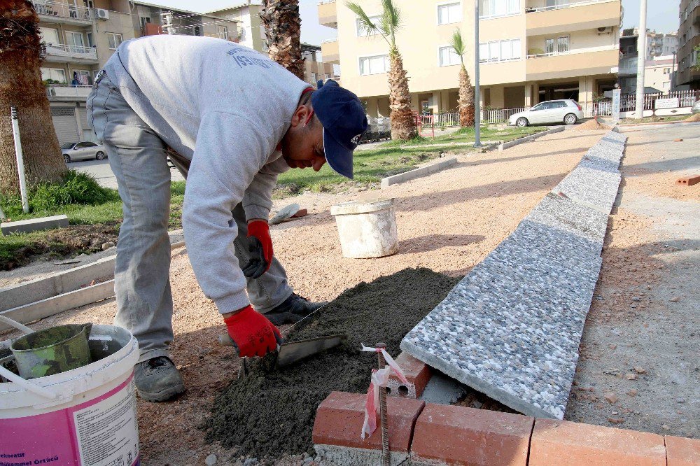 Bayraklı’da Parklar Yaza Hazır