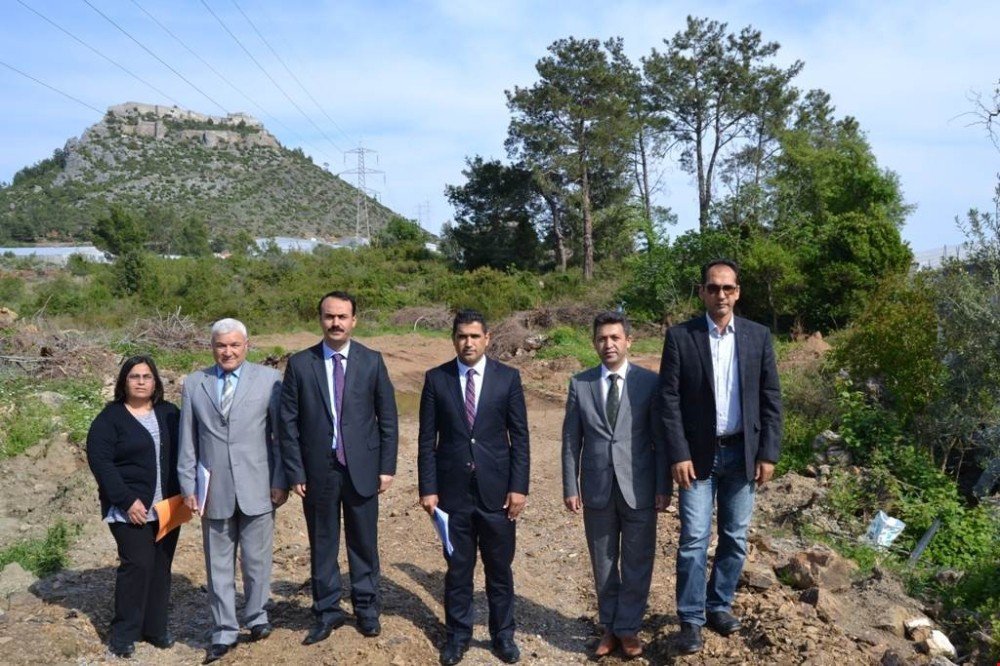 Bozyazı’da Öğrenci Yurdu Ve Okul İçin Yer Bakılıyor