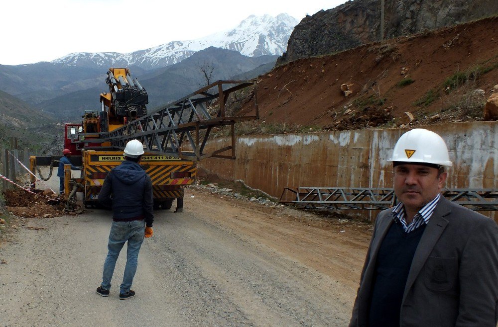 Dicle Elektrik, 30 Kilometrelik Derince Hattını Yeniliyor