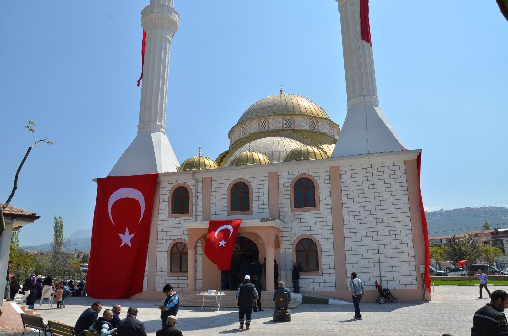 Ayşe Hatun Camii İbadete Açıldı