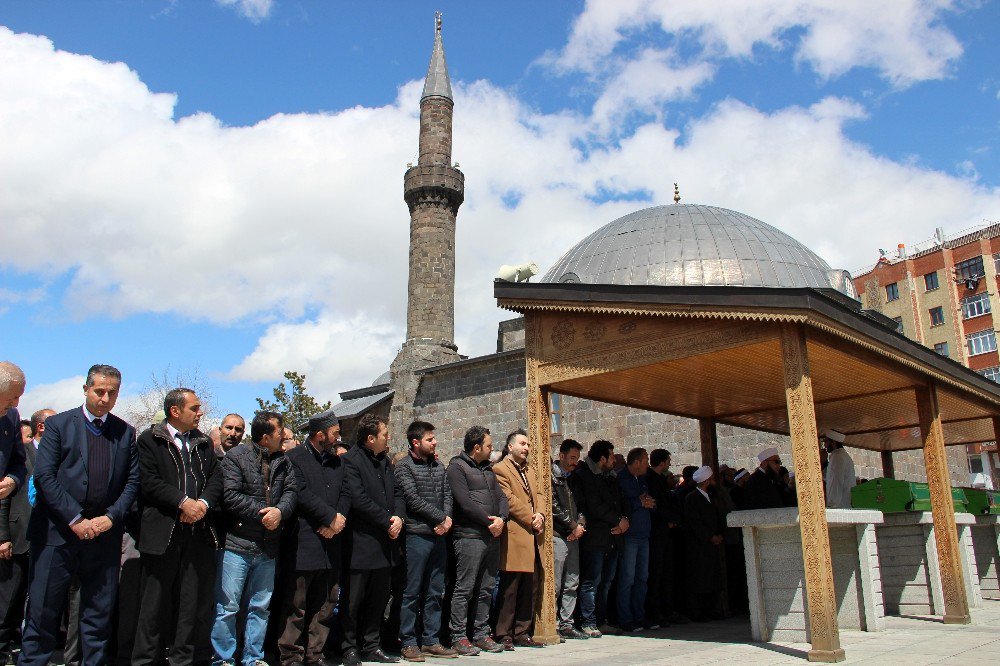 İha Muhabiri Özge Bozo’nun Dede Acısı