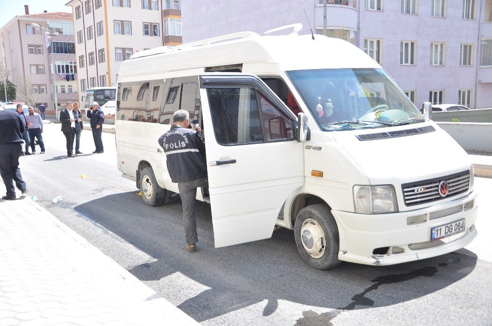 Minibüsün Çarptığı Küçük Çocuk Hayatını Kaybetti