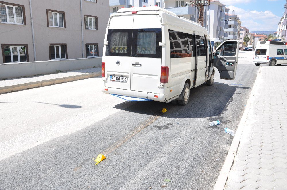 Minibüsün Çarptığı Küçük Çocuk Hayatını Kaybetti