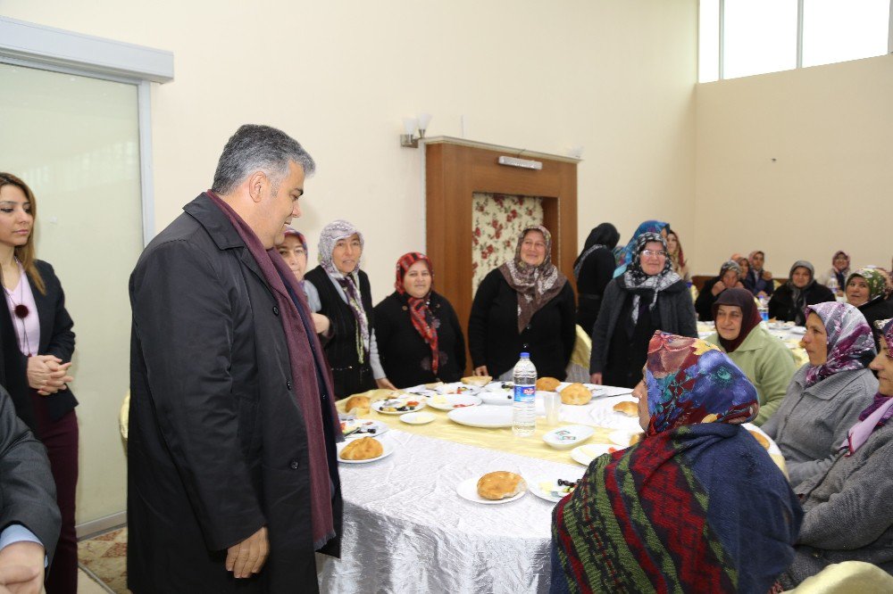 Başkan Özgüven: “Biz, Şehrimize Hizmet Eden Büyük Bir Aileyiz”