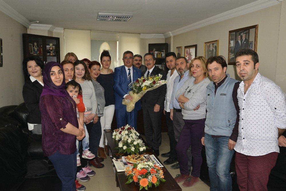 Kuaförler Meslek Odasından Başkan Ataç’a Teşekkür Plaketi Verdi