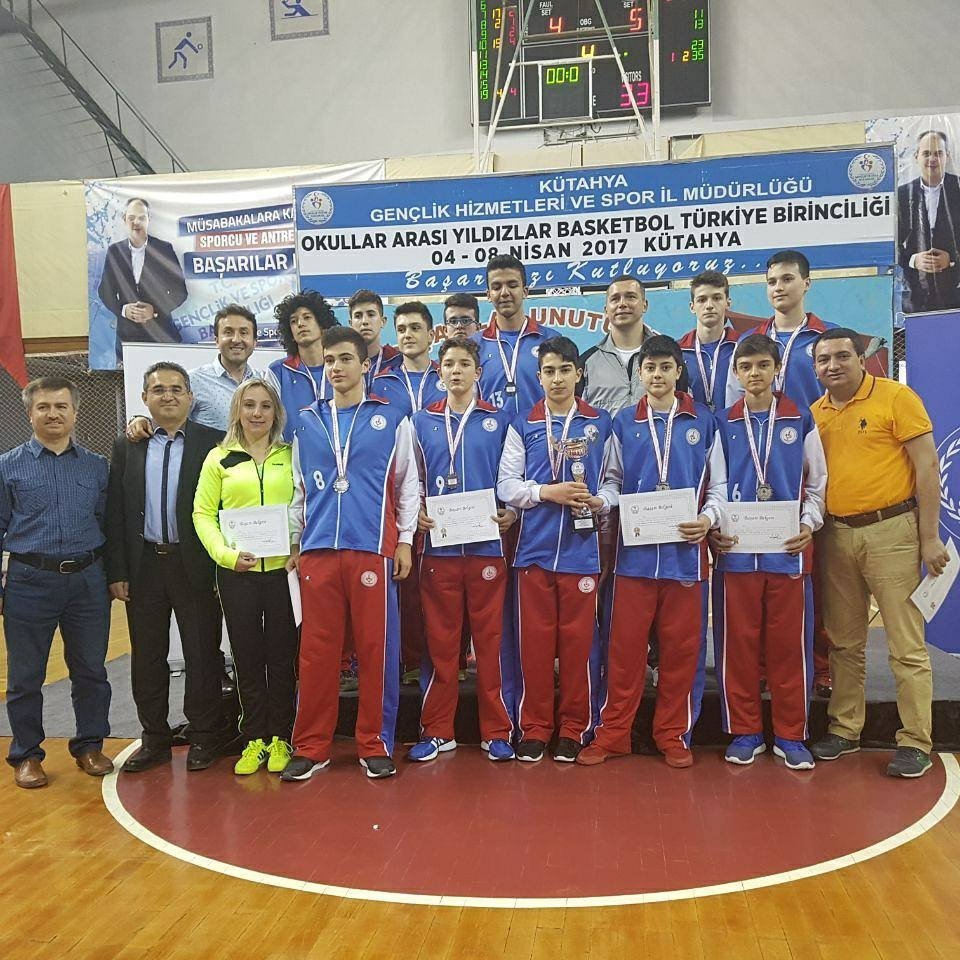 Bursalı Öğrencilerin Basketbol Başarısı