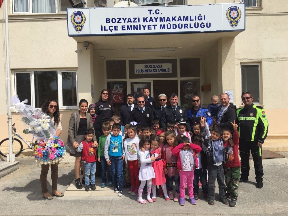 Bozyazılı Miniklerden Polislere Ziyaret