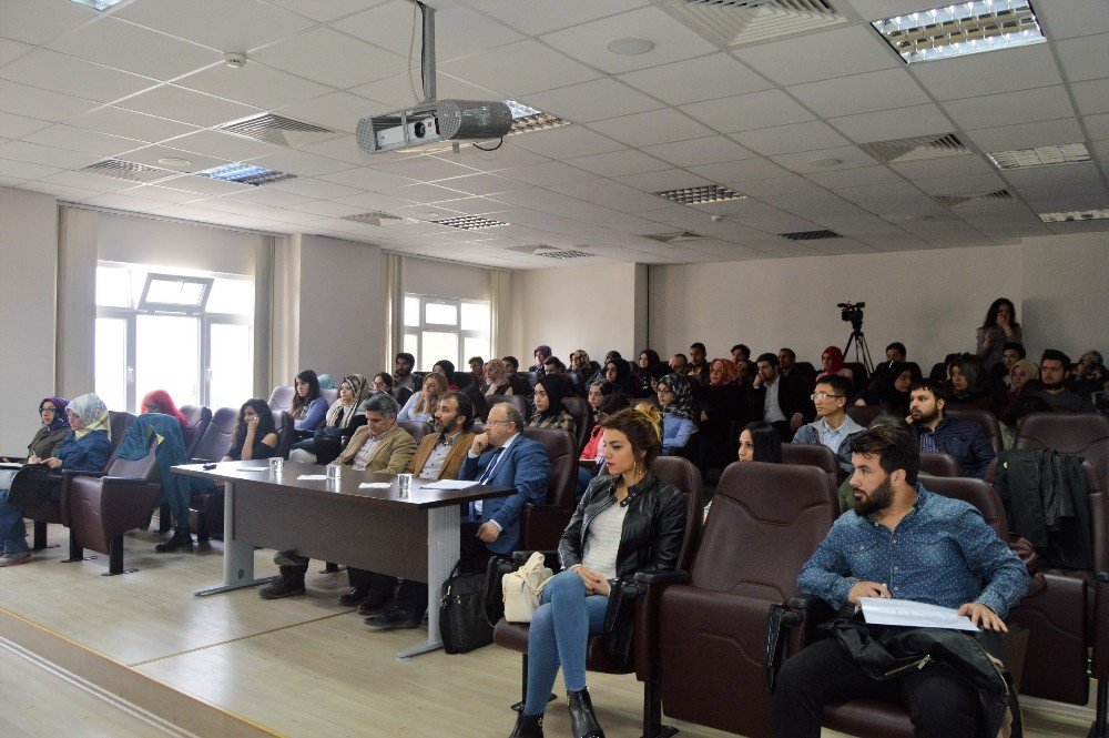 ‘Tarih Yazımında Avrupa-merkezcilik’ Konferansı Saü’de Düzenlendi