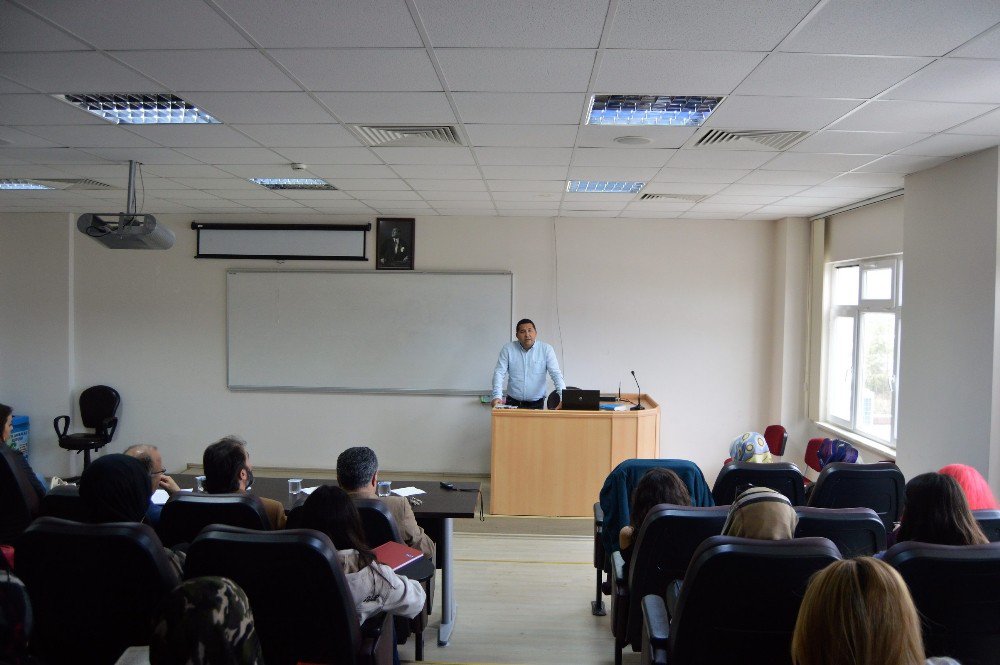 ‘Tarih Yazımında Avrupa-merkezcilik’ Konferansı Saü’de Düzenlendi