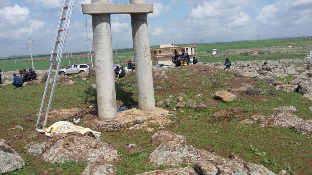 Elektrik Akımına Kapılan İşçilerden Biri Öldü, Diğeri Ağır Yaralandı