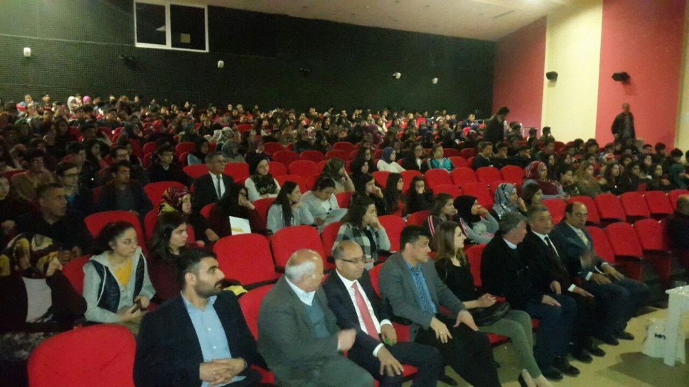 Niksar’da Üniversite Sınavına Girecek Lise Son Sınıf Öğrencilerine Seminer Verildi