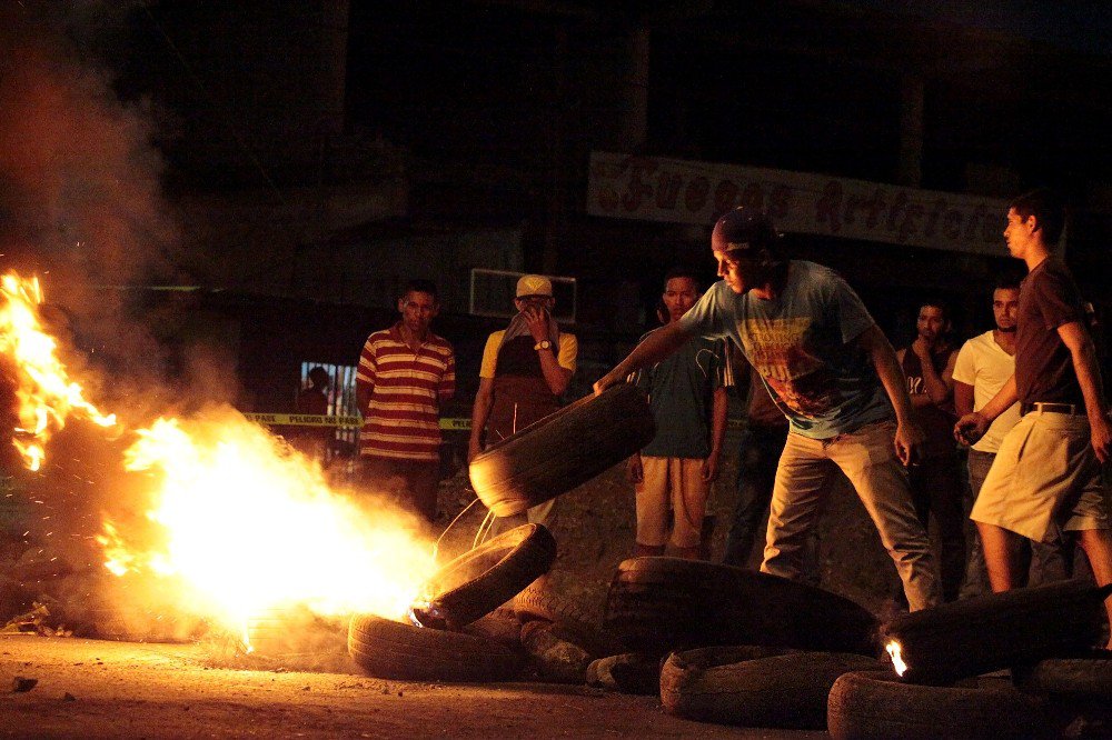 Venezuela’da Hükumet Karşıtı Protesto:5 Ölü