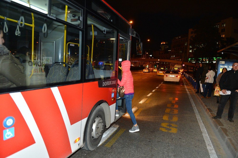 İzmir’de Referandum İçin Seferler Artırıldı