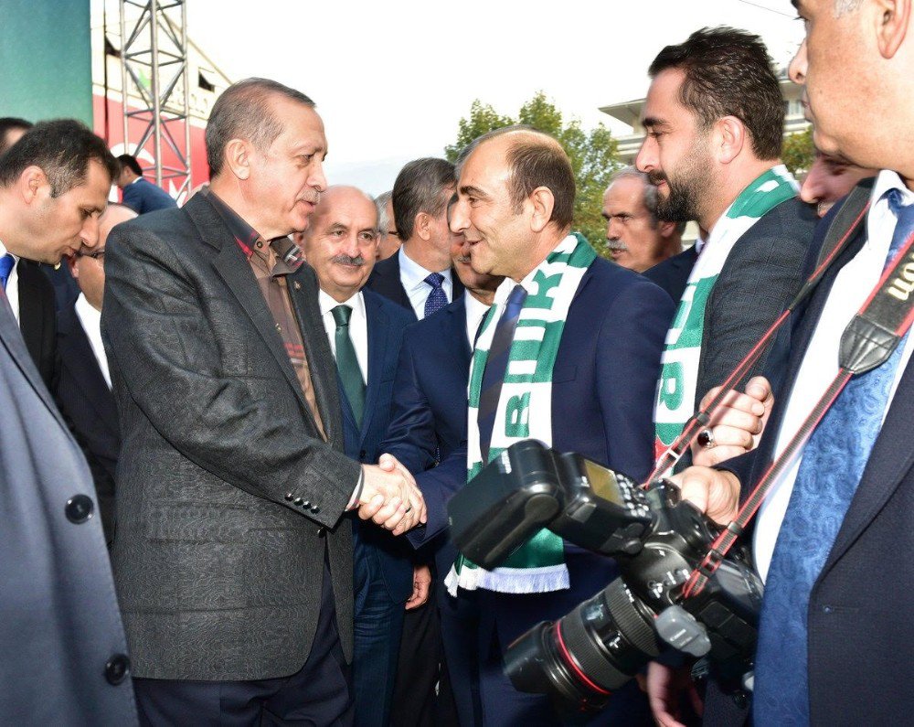 Başkan Edebali’nin Cumhurbaşkanı Erdoğan İçin Okuduğu Şiir Tıklanma Rekorları Kırıyor