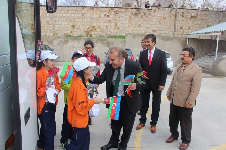 23 Nisan Çocuk Şenliği Kapsamında İlk Öğrenci Grubu Azerbaycan’dan Geldi