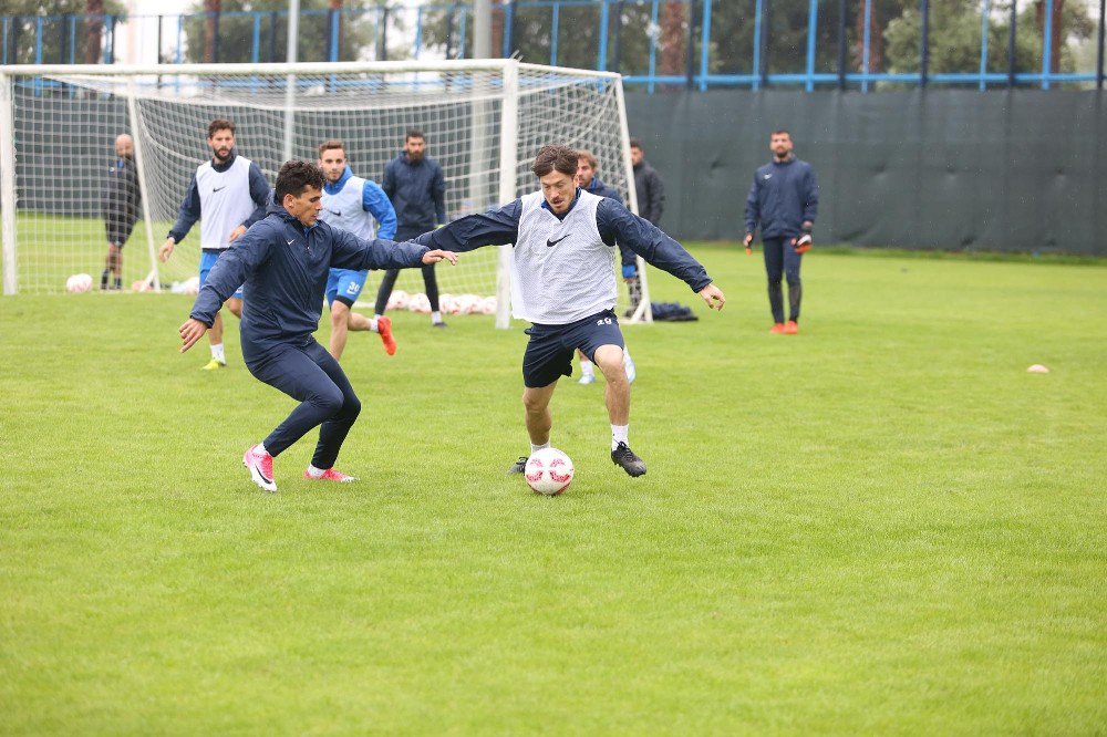 Adana Demirspor, Giresunspor Maçı Hazırlıklarını Tek Antrenmanla Sürdürdü