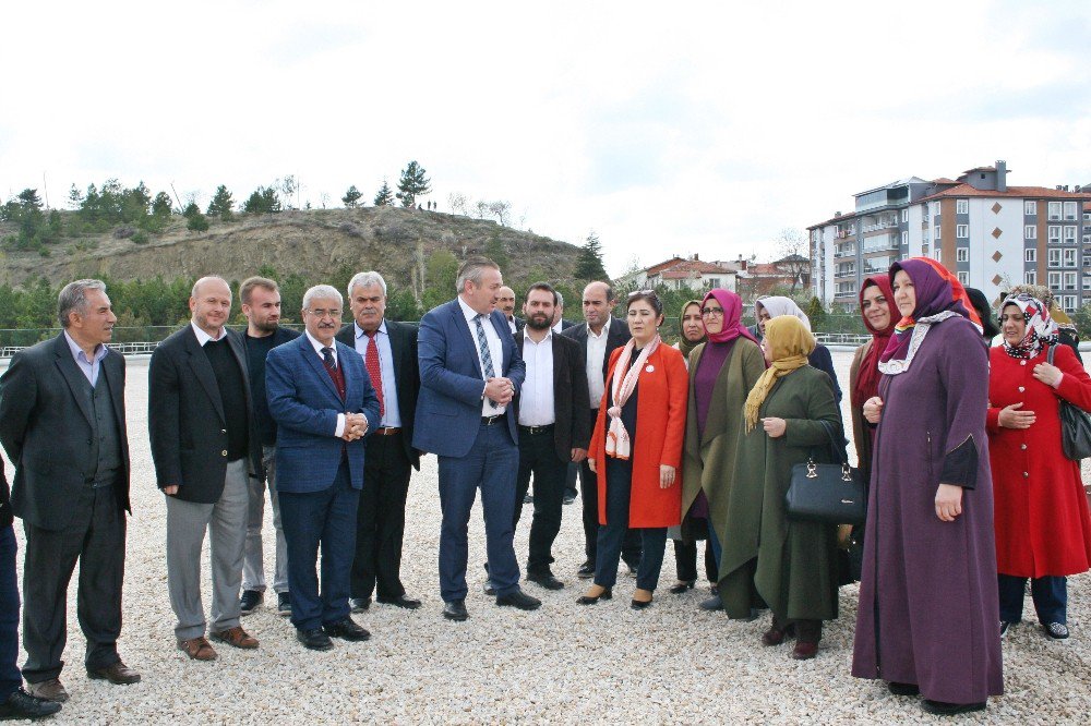 Milletvekili Ceritoğlu Sungurlu Şehir Stadını İnceledi