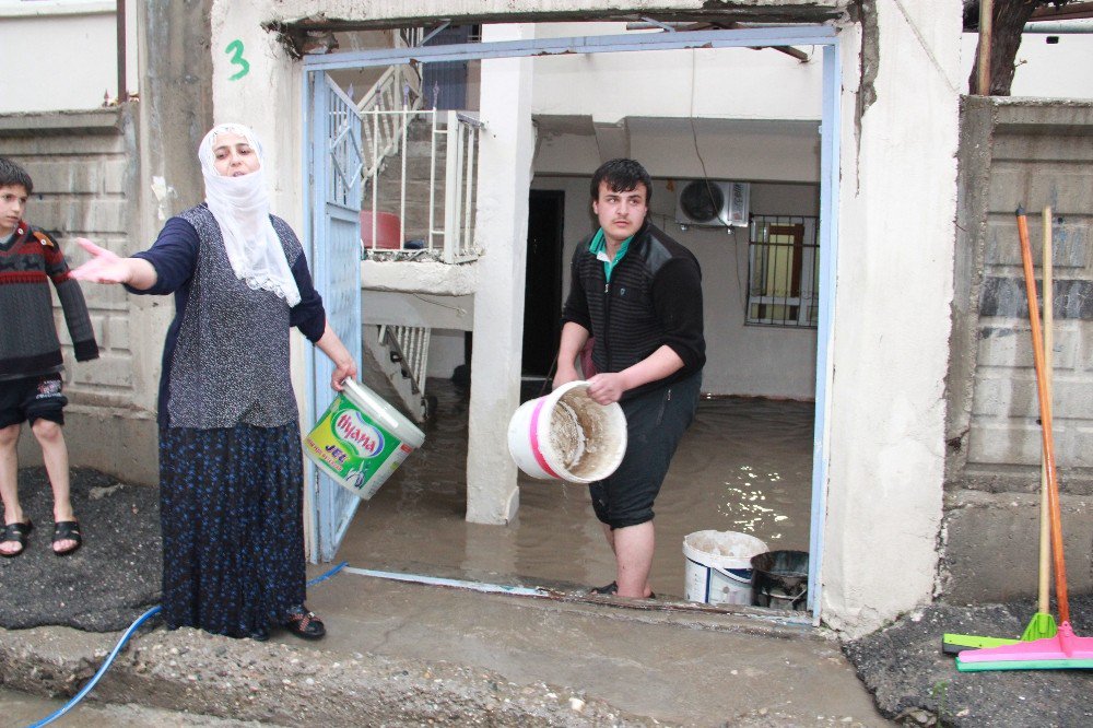 Batman’da Sağanak Yağış Nedeniyle Birçok Evi Su Bastı