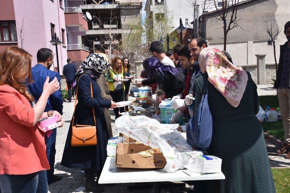 Genç’te Öğrenciler Yararına Kermes