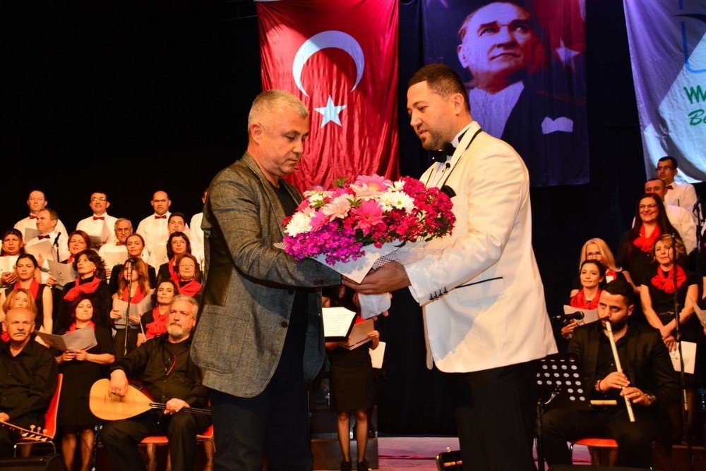 Manavgat Belediyesi Thm Topluluğu Korosundan Konser