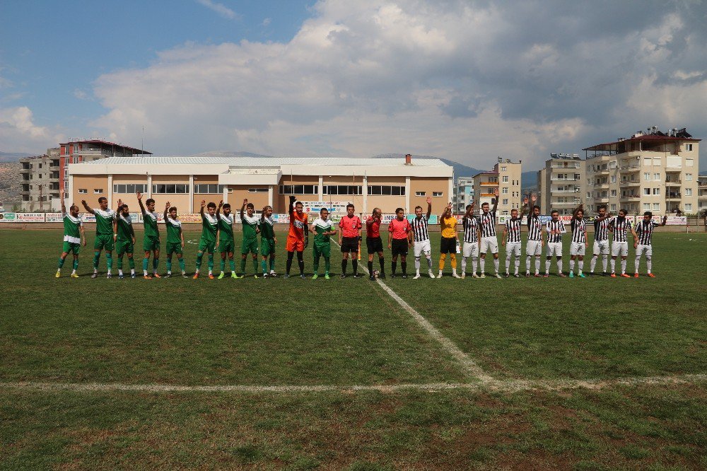 Mersin’de Amatör Maçta Ortalık Karıştı