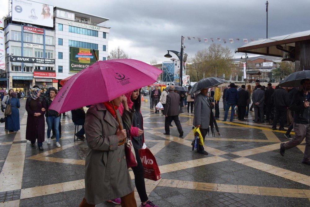 Malatya’da Sağanak Yağış Etkili Oluyor