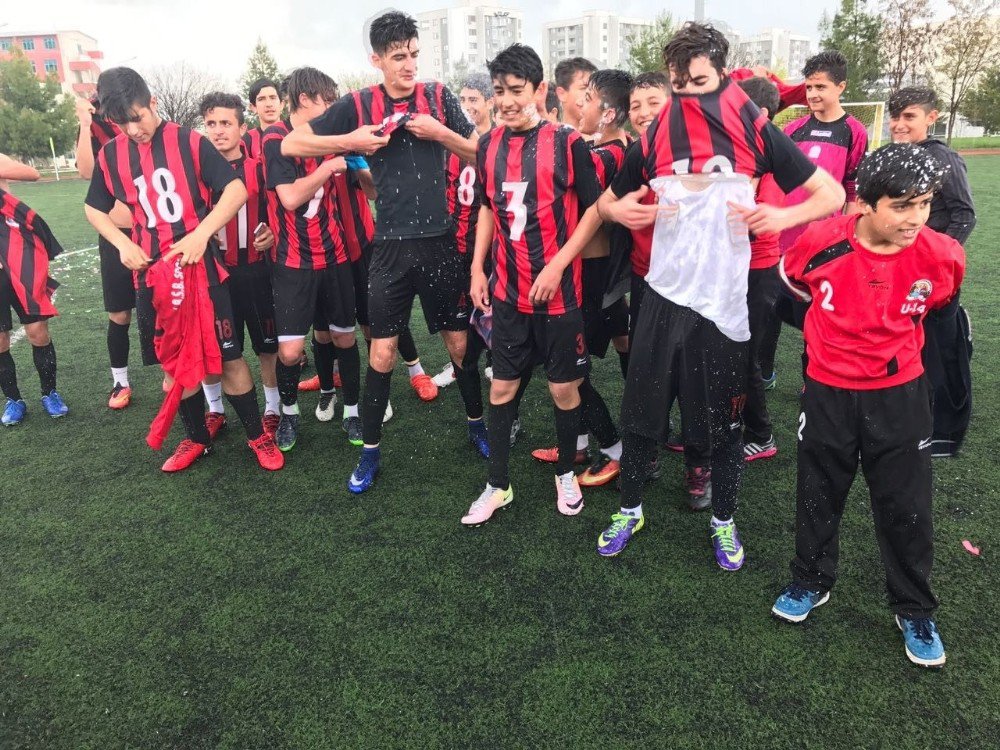 Van Büyükşehir Belediyespor U-15 Bölgesel Ligde Şampiyonu Oldu