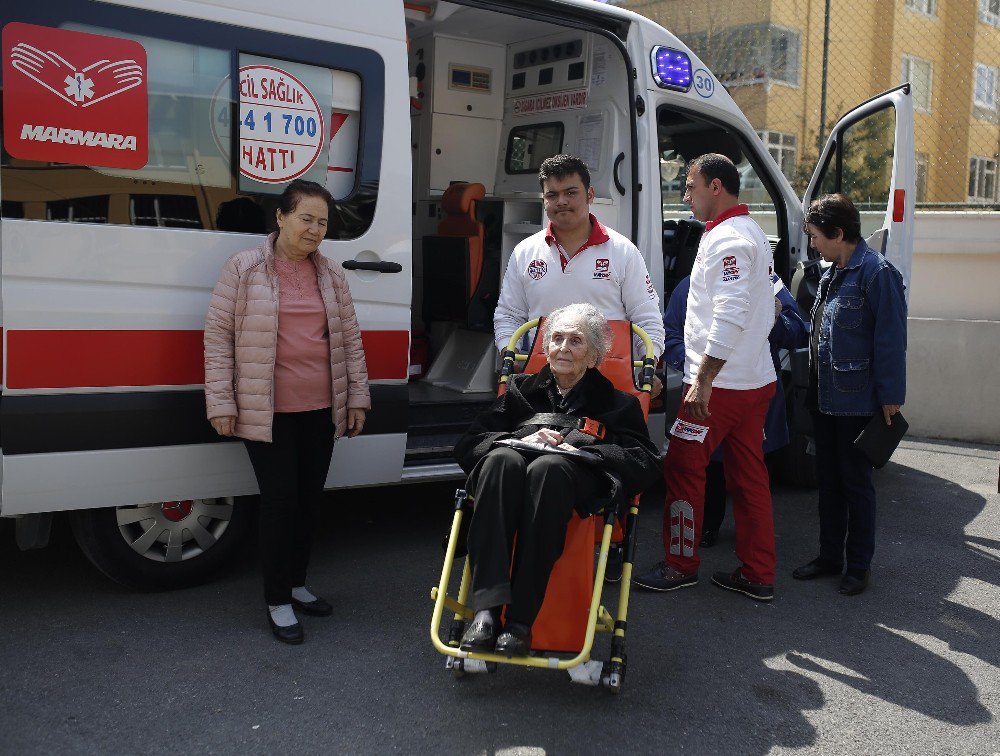 90 Yaşındaki Suzan Hanımdan Herkese Örnek Hareket