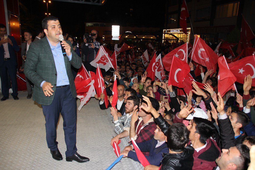 Hatay’da Referandum Kutlaması